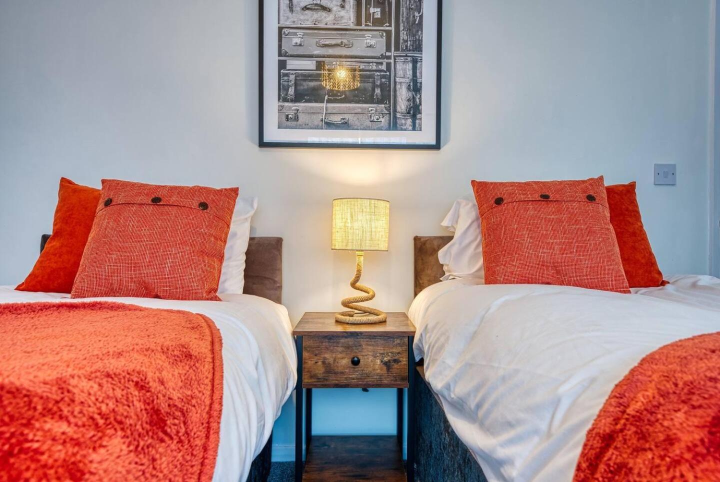 Dudley-5 Beds-Contractors-Parking-Long Stay! Extérieur photo